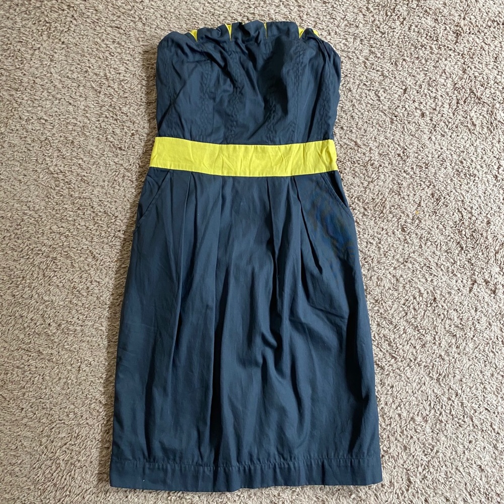 Strapless grey dress